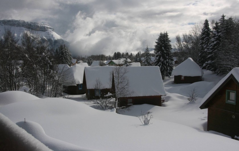 Location de vacances - Chalet à La Féclaz - la terrasse sud,
