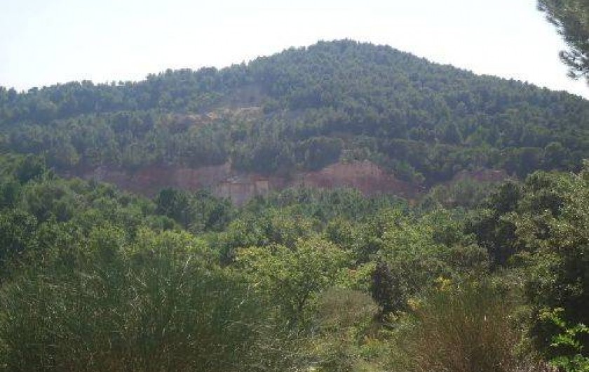 Location de vacances - Villa à Bédoin - CARRIERE D OCRE  VUE  DE LA TERRASSE
