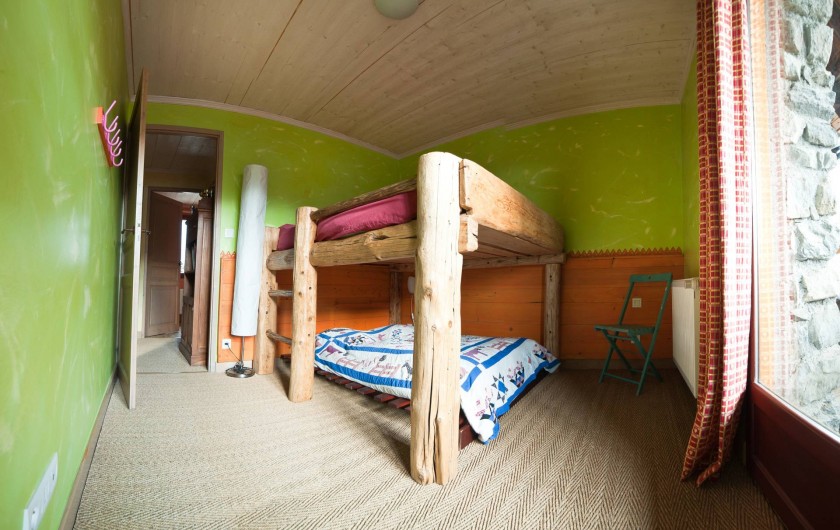 Location de vacances - Chalet à Albiez-Montrond - chambre 3 1er étage