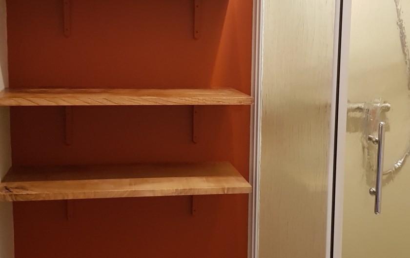 Location de vacances - Gîte à Laruns - Rangement et douche