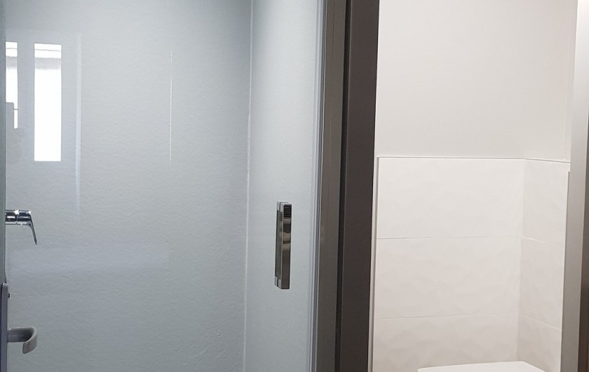 Location de vacances - Gîte à Laruns - Douche, coin toilette