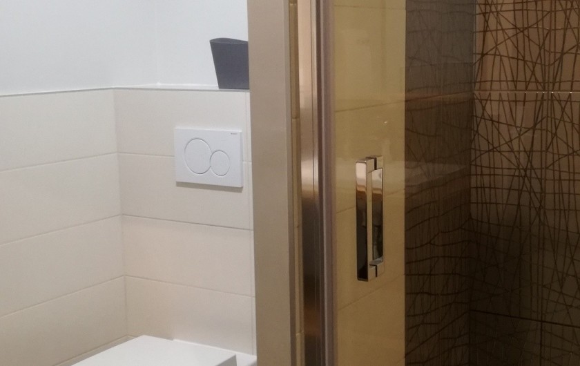 Location de vacances - Gîte à Laruns - Douche et coin toilette