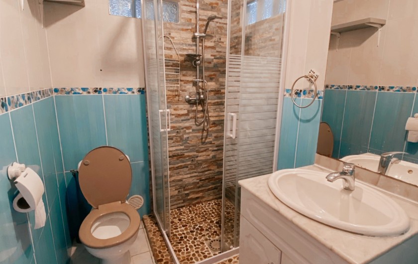 Location de vacances - Maison - Villa à Bois De Nèfles - Sale de bain du F2 sans balcon