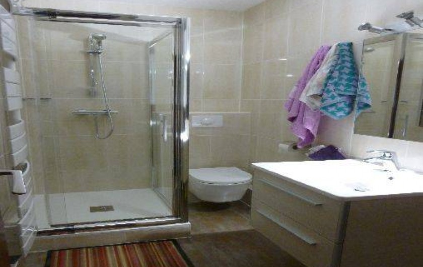 Location de vacances - Appartement à Super Besse - salle de bain