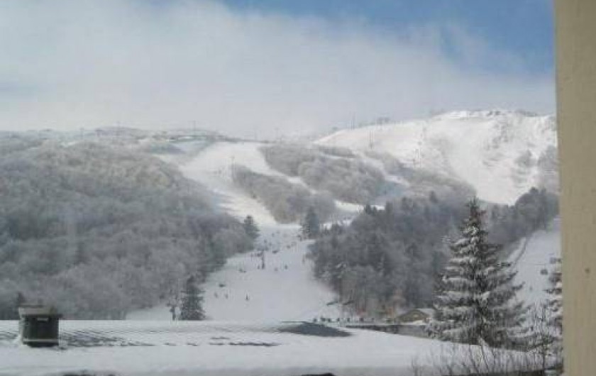Location de vacances - Appartement à Super Besse - vue du balcon