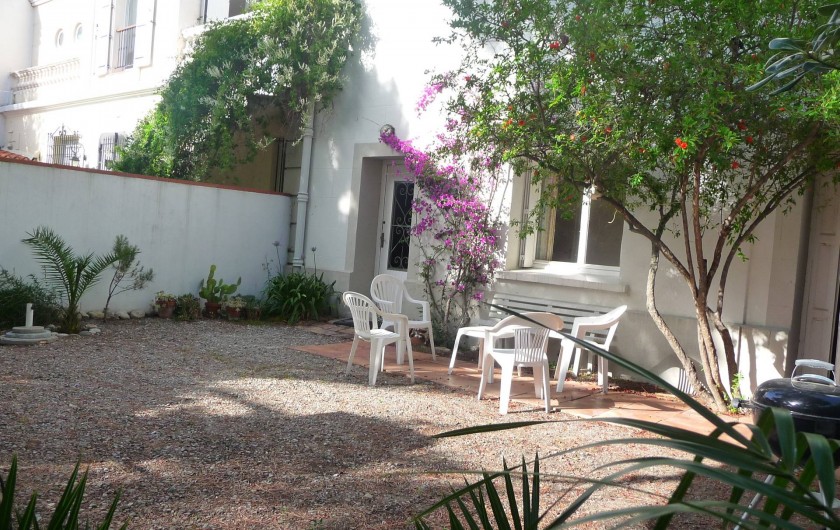 Location de vacances - Chalet à Argelès-sur-Mer - jardin coté rue
