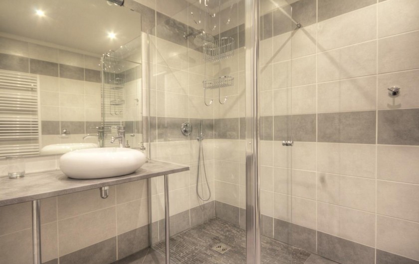 Location de vacances - Gîte à Darcey - Salle de bain