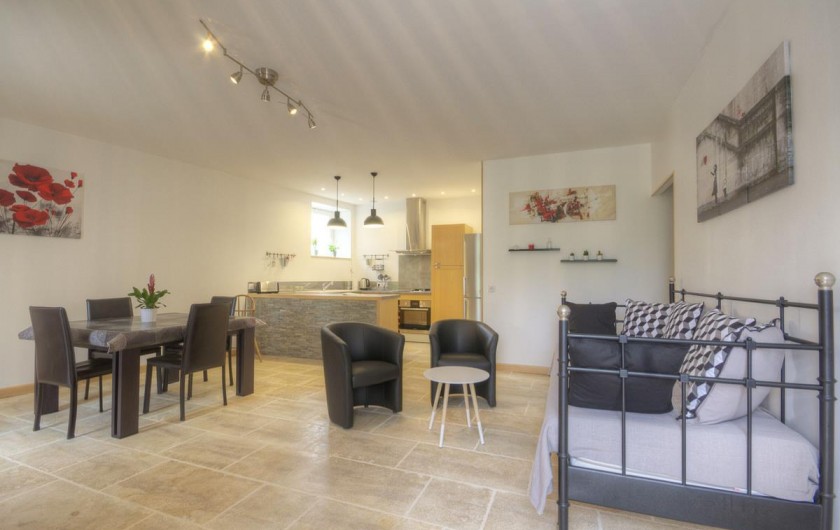 Location de vacances - Gîte à Darcey - Cuisine / Salon / Séjour