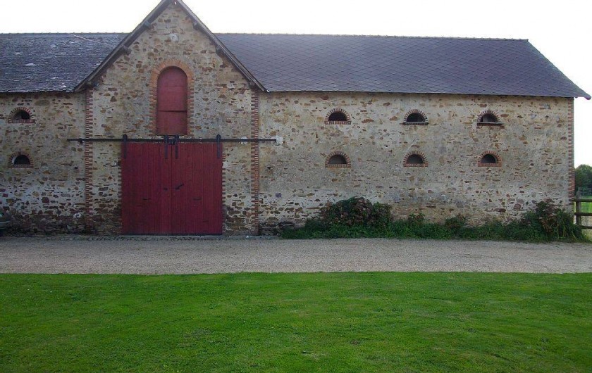 Location de vacances - Gîte à Noyant-la-Gravoyère - Vue arrière