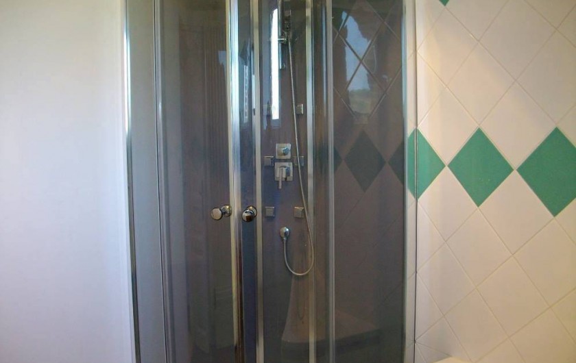 Location de vacances - Gîte à Noyant-la-Gravoyère - douche
