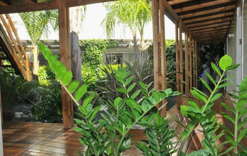 Location de vacances - Appartement à Saint-Cyprien Plage - Patio intérieur de la résidence