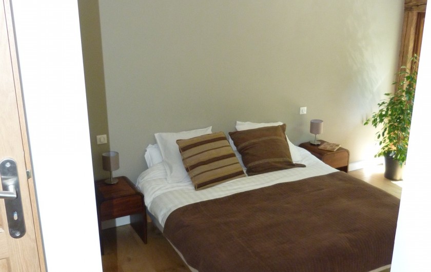 Chambre 5 - Le lit peut être divisé en 2 lits simples + 1 lit d'appoint