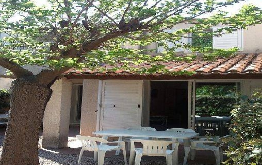 Location de vacances - Villa à Portiragnes - Villa C, vue de la terrasse du séjour et de la cuisine.