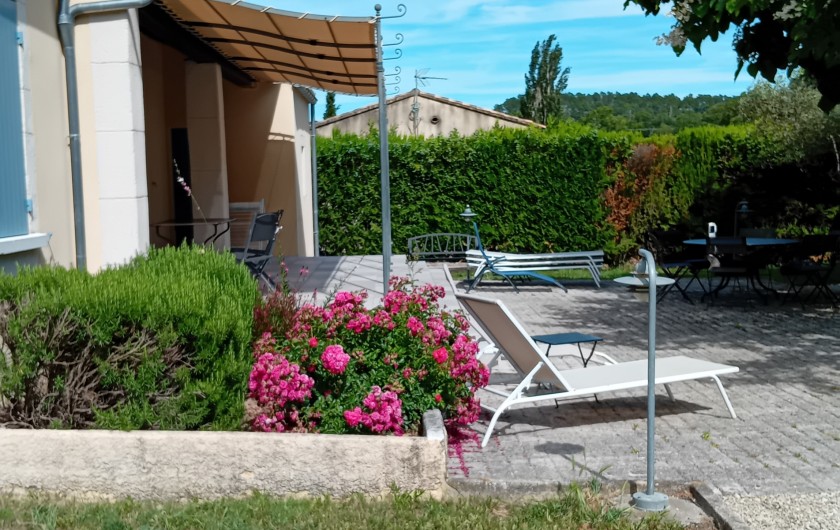 Location de vacances - Villa à Roussas - Terrasse