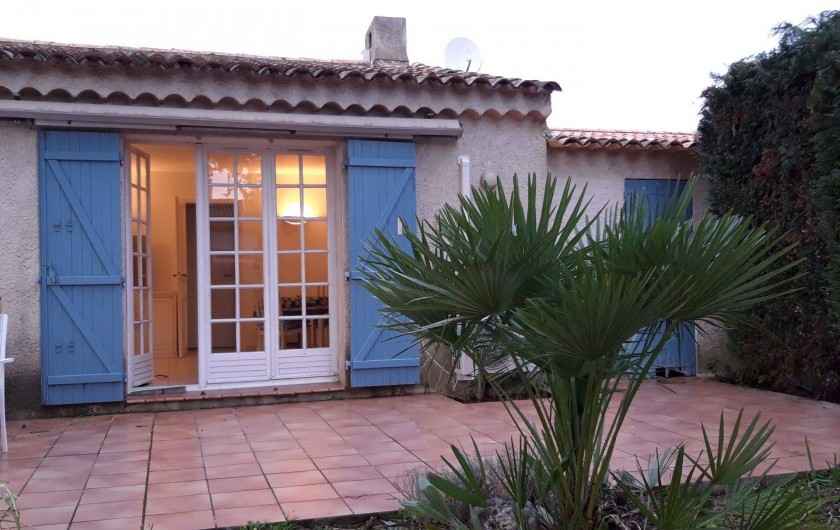 Location de vacances - Villa à Sainte-Maxime - la terrasse