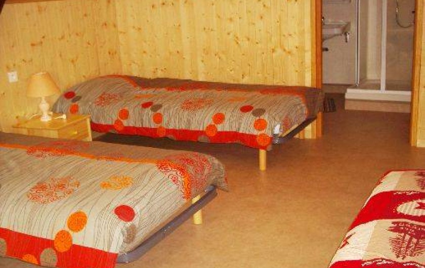 Location de vacances - Gîte à Landos - chambre 2 avec 4 lits en 90+SDE
