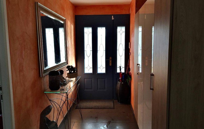 Location de vacances - Chambre d'hôtes à Grayan-et-l'Hôpital - Entrée spacieuse donnant dans la salle de vie