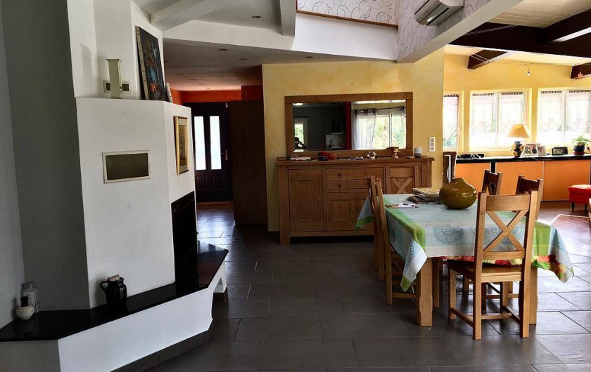 Location de vacances - Chambre d'hôtes à Grayan-et-l'Hôpital - Salle à manger ouverte sur la salle de vie
