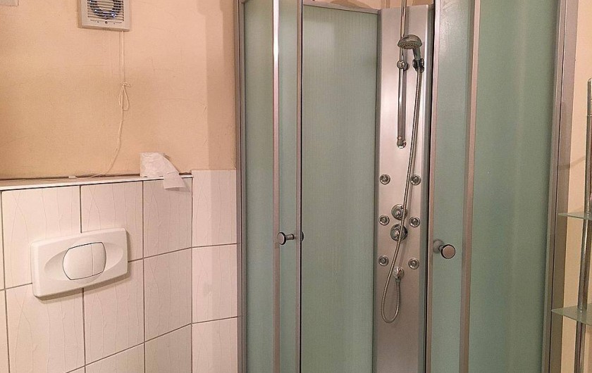 Location de vacances - Chambre d'hôtes à Grayan-et-l'Hôpital - Salle d'eau avec multi-jets relaxants