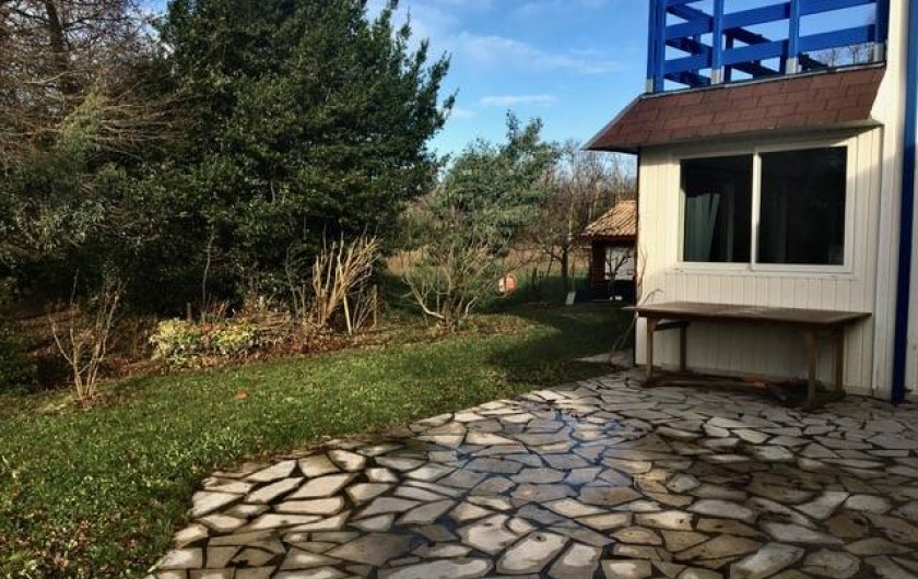 Location de vacances - Chambre d'hôtes à Grayan-et-l'Hôpital - Terrasse pour déjeuner avec cuisine d'été