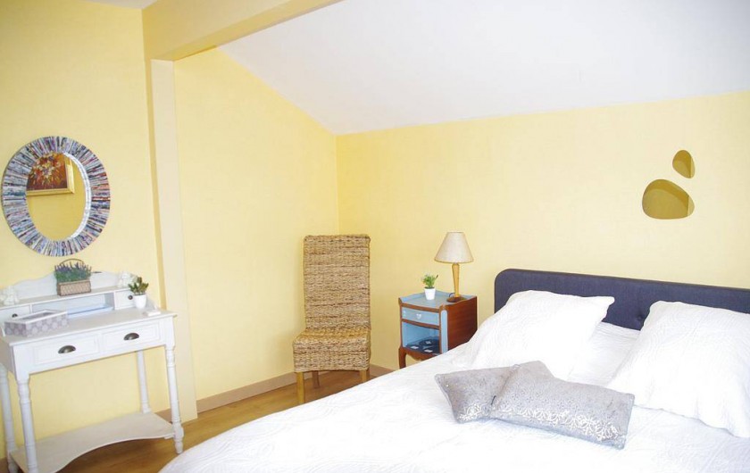 Location de vacances - Chambre d'hôtes à Grayan-et-l'Hôpital - Chambre château d'Estournel donnant sur l'entrée de la maison