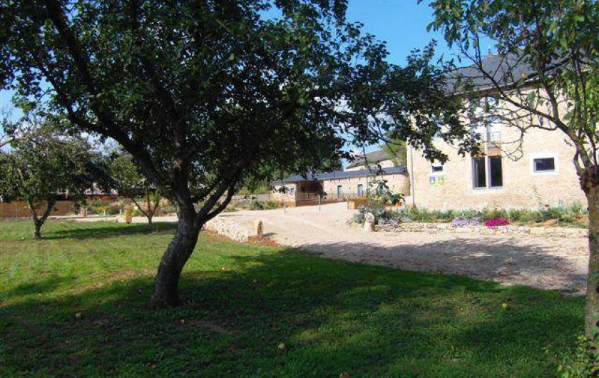 Location de vacances - Gîte à Roussennac - Arrivée au Mas