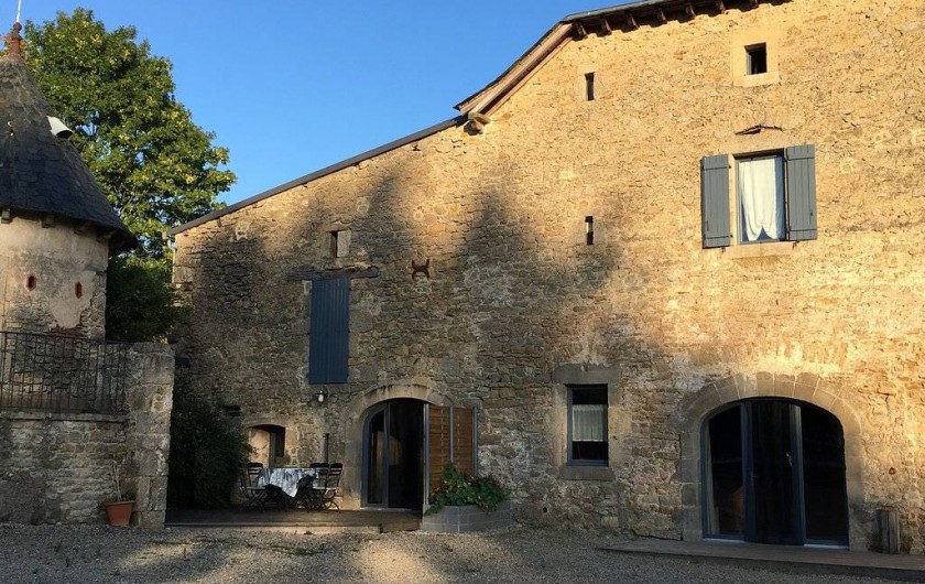 Location de vacances - Gîte à Roussennac - Entrée maison d'hôtes