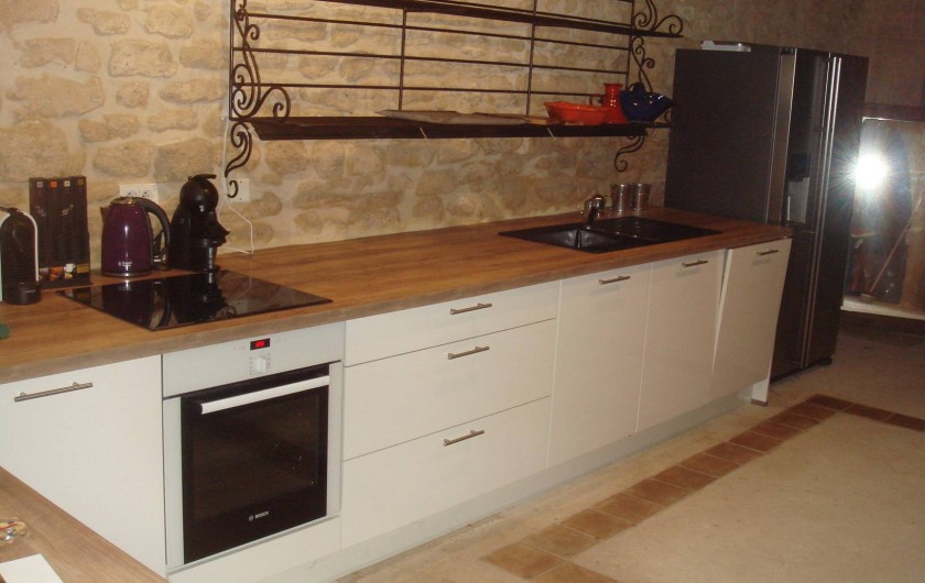 Location de vacances - Mas à Castillon-du-Gard - Cuisine équipée neuve, avec lave vaisselle et frigo américain