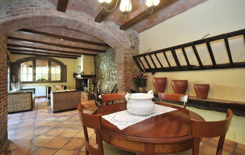 Location de vacances - Mas à Sant Antoni de Calonge - La salle à manger classique authentique