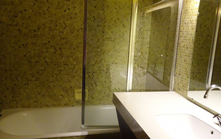 Location de vacances - Chalet à Les Houches - Salle de bain attenante à la chambre