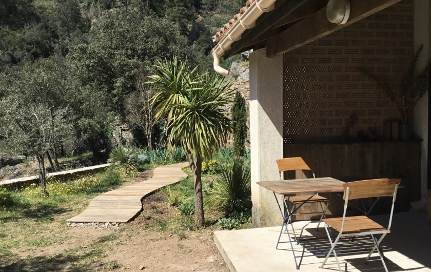 Location de vacances - Gîte à Mialet - Terrasse ombragée ( gîte de l'Olivier)