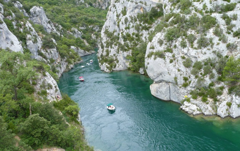 Location de vacances - Studio à Gréoux-les-Bains - Une balade en canoë ?
