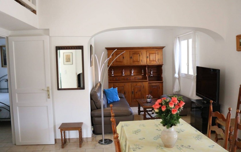 Location de vacances - Villa à Sainte-Maxime - salon - salle à manger