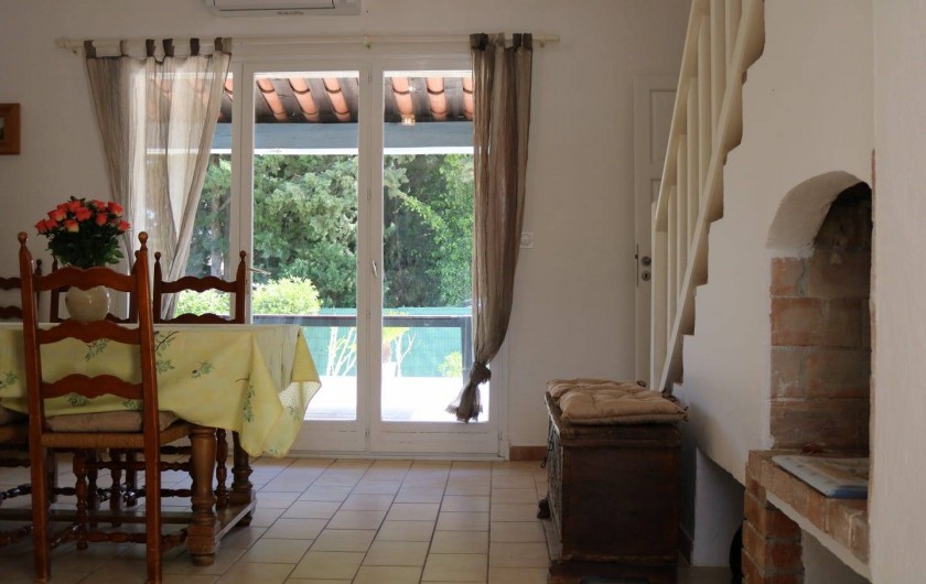 Location de vacances - Villa à Sainte-Maxime - salon - salla à manger