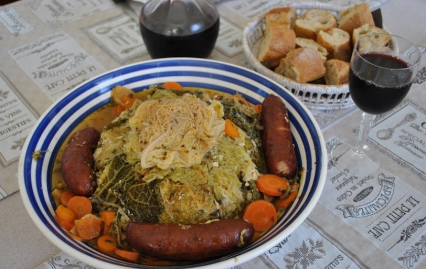 Location de vacances - Chambre d'hôtes à Salies-de-Béarn - la Garbure Béarnaise