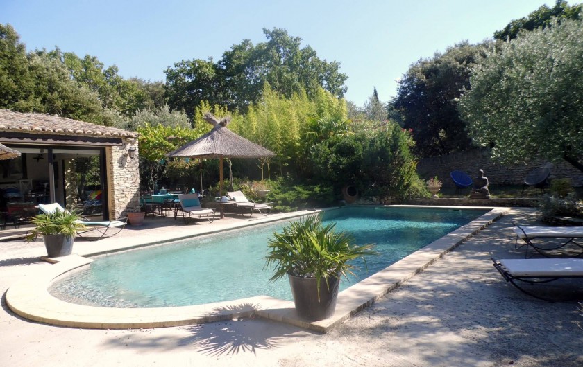Location de vacances - Mas à Venasque - coin piscine