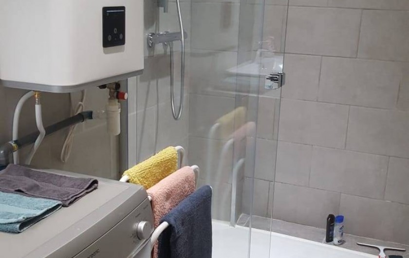 Location de vacances - Appartement à Nice - La salle de douche (à l'italienne)