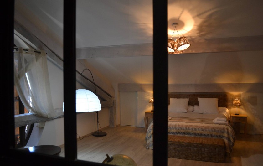 Location de vacances - Gîte à Lougratte - Grande chambre de 25 m2 avec sa salle d'eau et wc