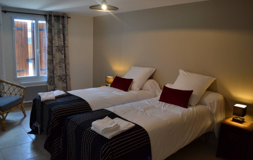 Location de vacances - Gîte à Lougratte - chambre 2 lits ou 1 lit avec salle d'eau à partager