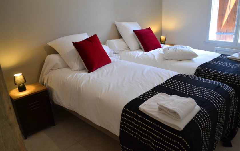 Location de vacances - Gîte à Lougratte - Chambre 2 lits ou 1 litavec salle d'eau à partager