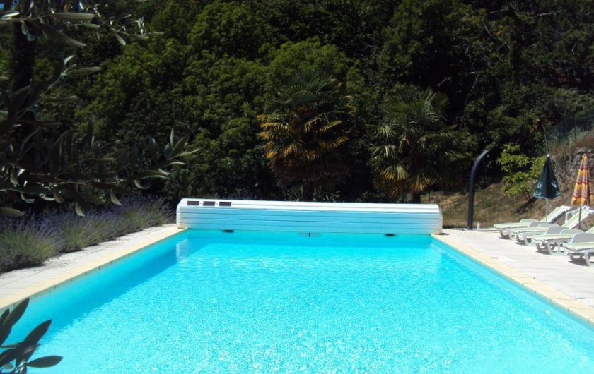 Location de vacances - Gîte à Chassiers - La piscine panoramique : 12 m (+ 1,5 m d'escaliers)  sur 6 m