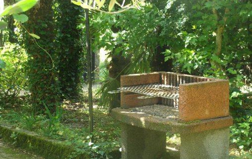 Location de vacances - Appartement à Saint-Alban-Auriolles - Jardin Rez-de-Chaussée