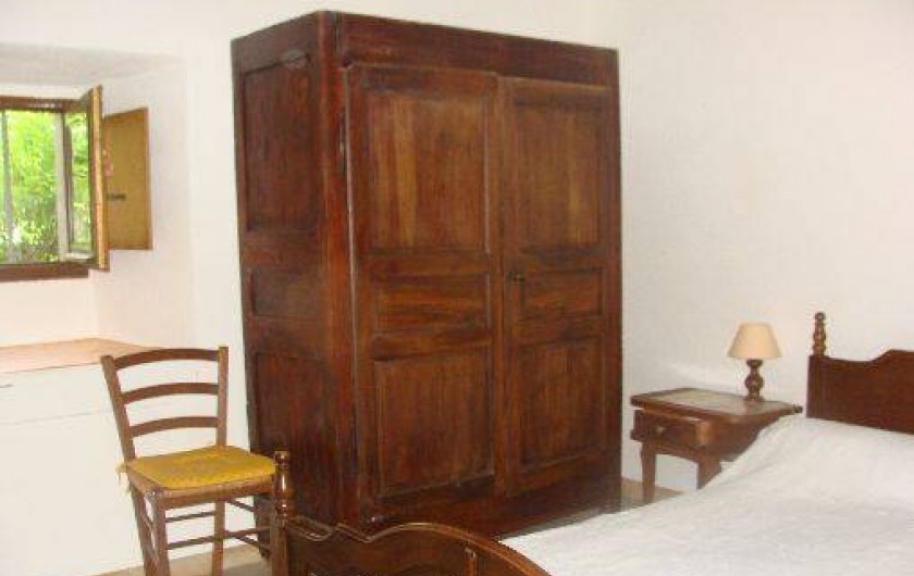 Location de vacances - Appartement à Saint-Alban-Auriolles - Chambre 1 du Rez-de-Chaussée - lit  2 personnes