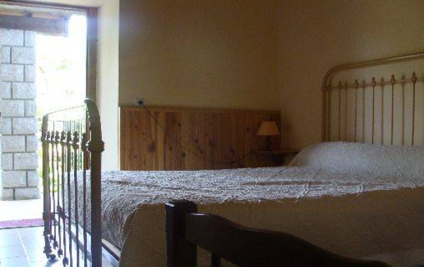 Location de vacances - Appartement à Saint-Alban-Auriolles - Chambre 1 de la location du 1er étage 1 lits 2 places 1 lit 1 place