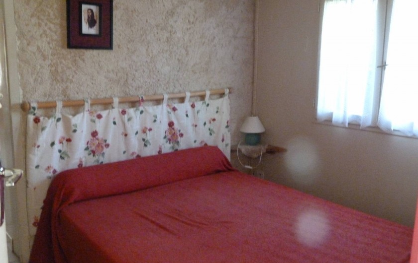 Location de vacances - Bungalow - Mobilhome à Villefranche-de-Rouergue - chambre parent d'un des gites
