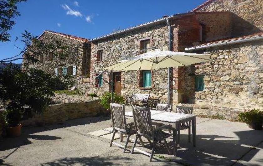 Location de vacances - Gîte à Prats-de-Mollo-la-Preste - Le Camelia avec terrasse.
