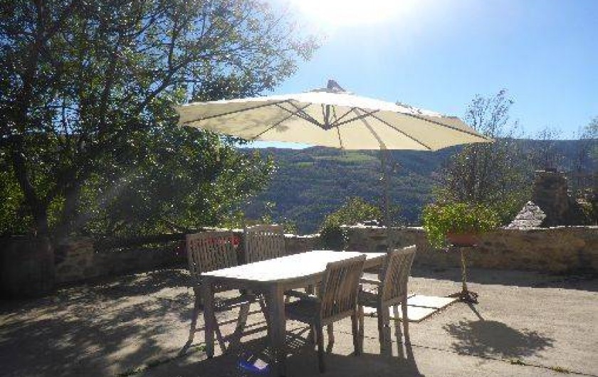 Location de vacances - Gîte à Prats-de-Mollo-la-Preste - Terrasse exposé sud-est.