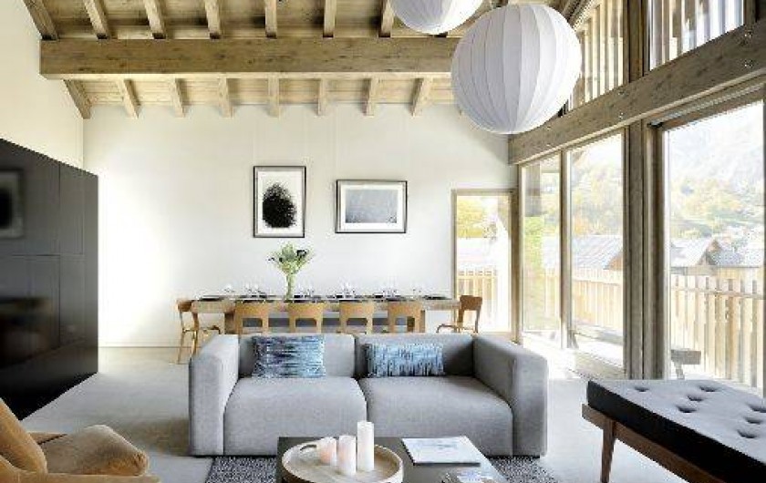 Location de vacances - Chalet à Saint-Martin-de-Belleville - Vue du salon avec le coin repas.