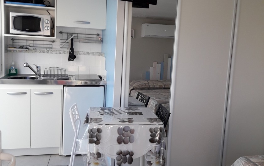 Location de vacances - Maison - Villa à Istres - le coin cuisine repas