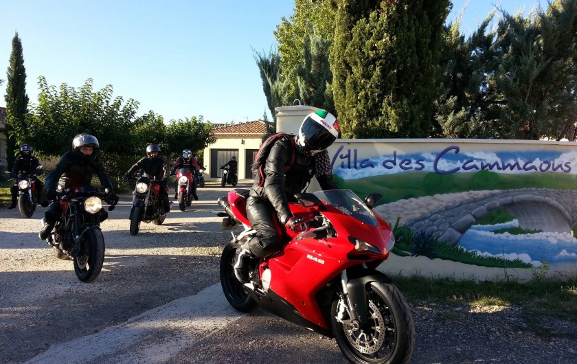 Location de vacances - Chambre d'hôtes à Vacquières - Randonnée motards